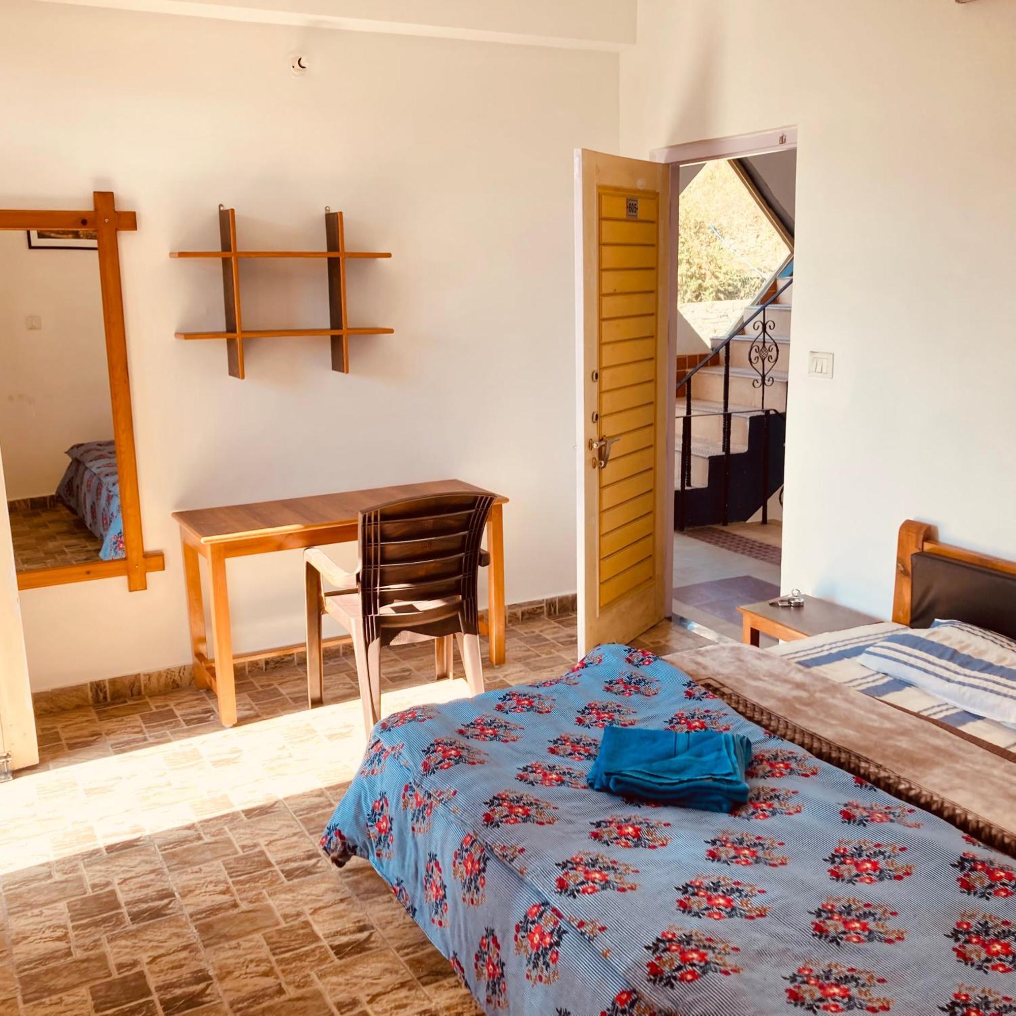 Oasis Guest House Bhagsu D'Shala Dharamshala Exterior photo