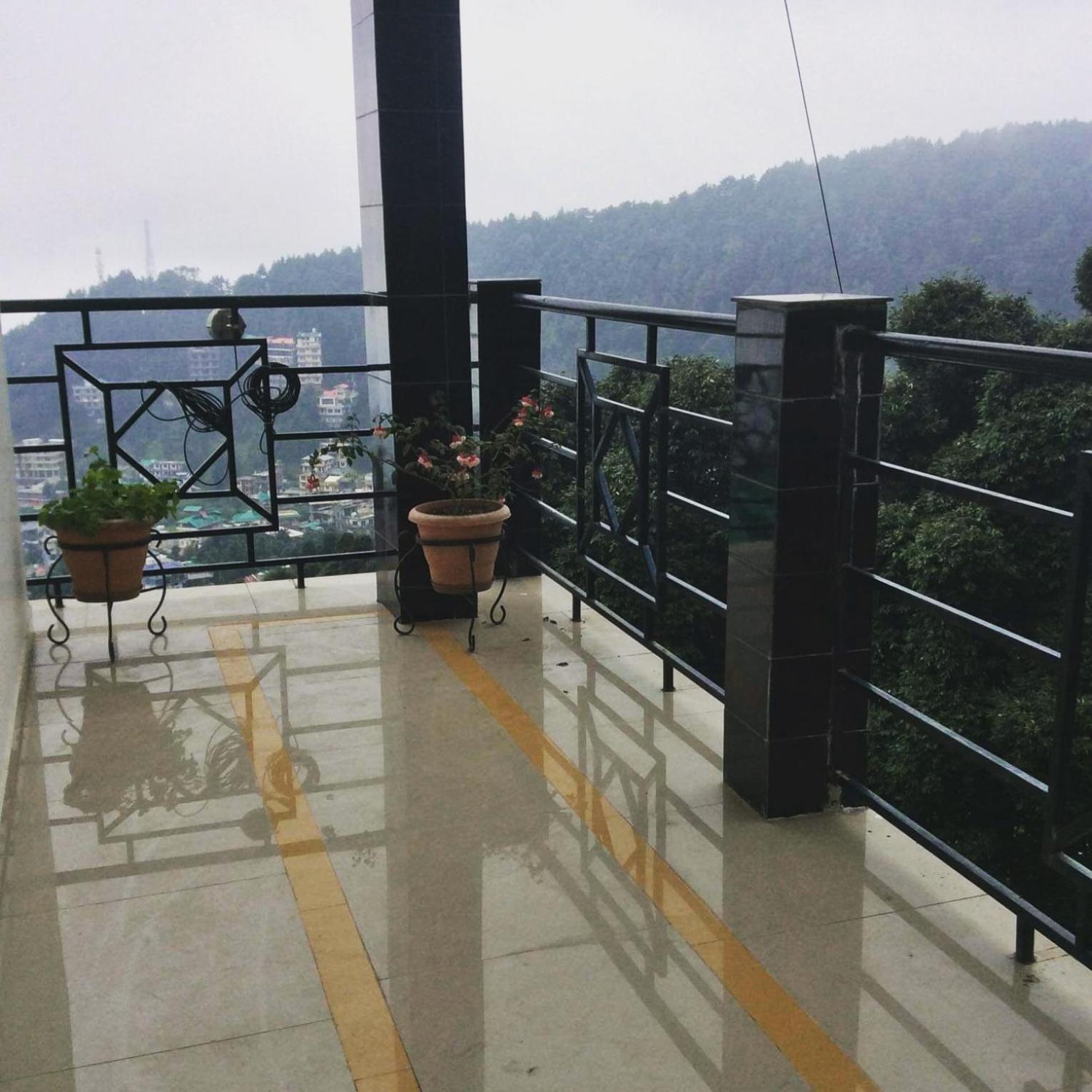 Oasis Guest House Bhagsu D'Shala Dharamshala Exterior photo